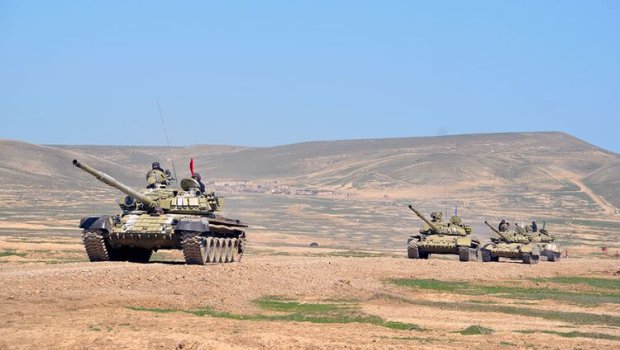 Azərbaycan tankları döyüş hazırlığına gətirildi - VİDEO
