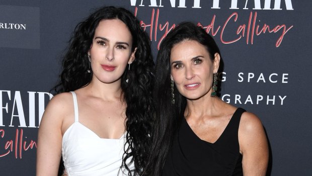 Demi Murun qızı soyundu – FOTO