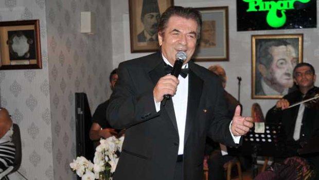 Koronavirus daha bir sənətçinin həyatına son qoydu - FOTO