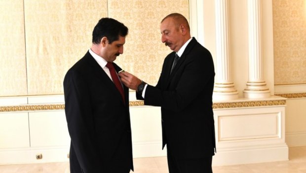 İlham Əliyev Türkiyə səfirinə ''Dostluq'' ordeni verdi - FOTO