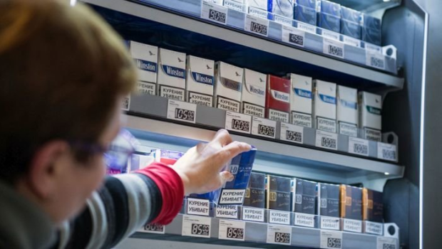 Yetkinlik yaşına çatmayanlara siqaret satanlar cərimələndi