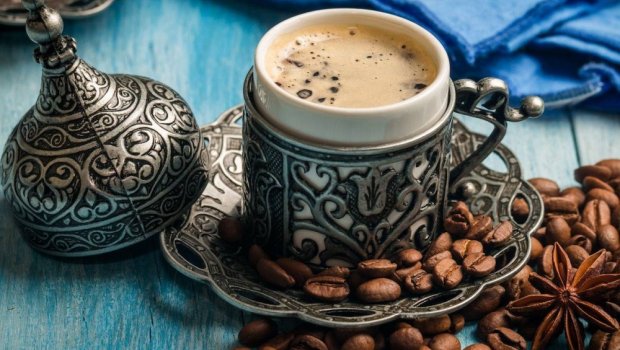 Qəhvənizi oyandıqdan 1 saat sonra için