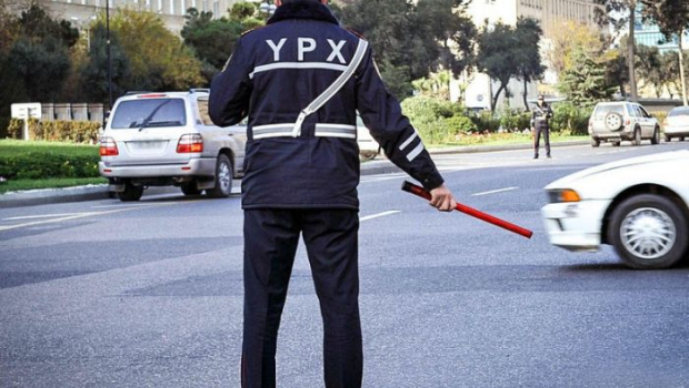 Yol polisi Azərbaycanın 19 bölgəsində reyd keçirir - Cərimələnənlər var 