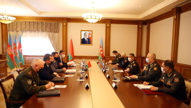 Azərbaycanla Belarus arasında hərbi əməkdaşlıq müzakirə edildi