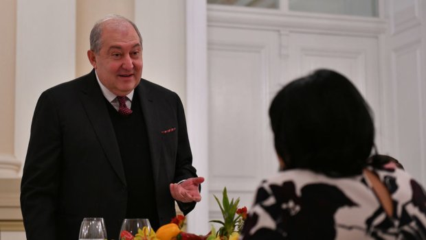 Gürcüstan prezidenti Sarkisyanın “xəstə təxəyyülünü” faktlarla üzə çıxardı – FOTO