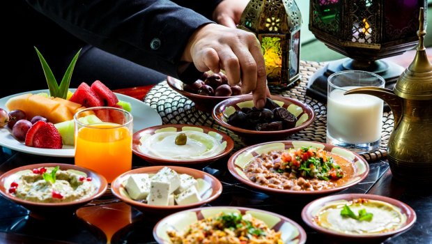 Ramazanın 4-cü gününün duası: İmsak və iftar vaxtı - FOTO