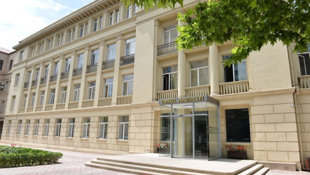 Təhsil Nazirliyinin qarşısında etiraz aksiyası - Valideynlərin hiddəti