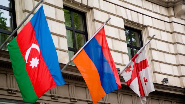 Gürcüstan rəsmisi eyni gündə Azərbaycan və Ermənistan səfirləri ilə niyə görüşdü? - PƏRDƏARXASI