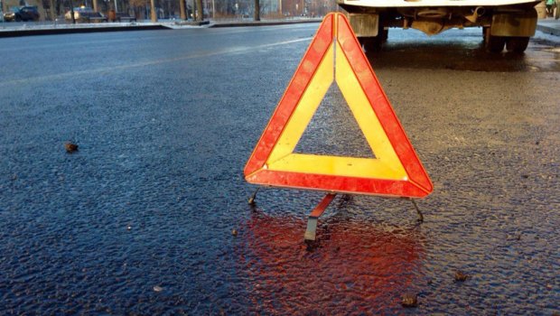 Bakıda qarşısına it çıxan sürücü qəza törətdi - ANBAAN VİDEO