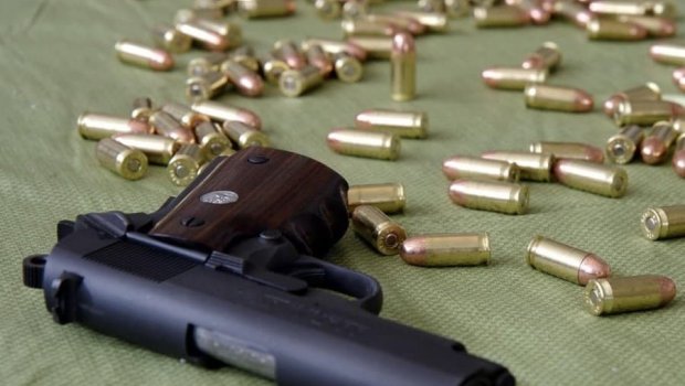 Bakı məktəbində ŞOK HADİSƏ - Tapança və avtomat oğurlandı 