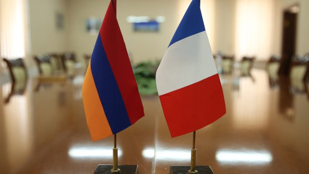 Fransadan Ermənistana “qondarma soyqırım” dəstəyi - FOTO