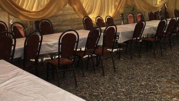 Polis yas mərasimini dayandırdı