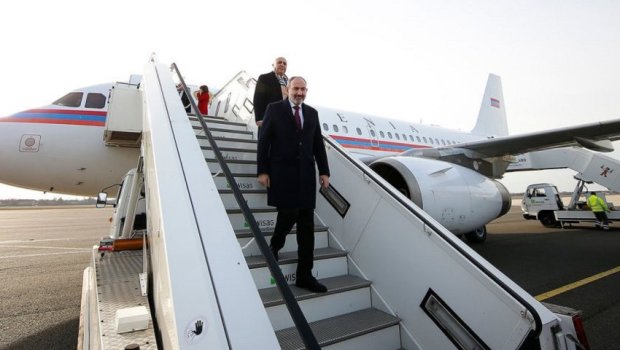 Paşinyan Rusiyadan qayıda bilmir