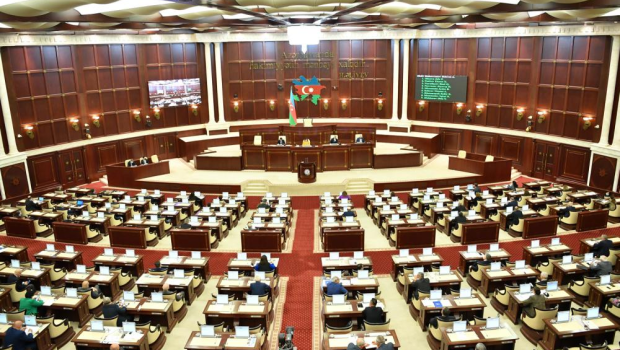 Milli Məclisin plenar iclası başladı