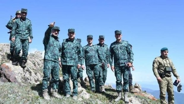 Prezidentin köməkçisi və DSX rəisi Ermənistanla sərhədə getdi - TƏCİLİ!            