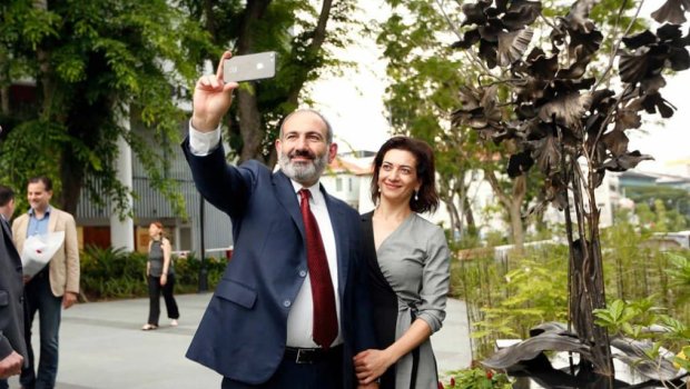 Nikol Paşinyan arvadının intiqamını alır