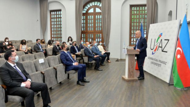 Təhsil naziri UFAZ-ın məzunlarına diplomları təqdim etdi - FOTO