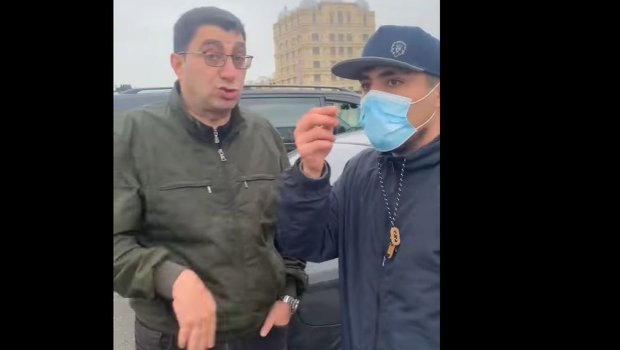 Mehman Hüseynovu təhqir edən şəxs polisə çağırıldı