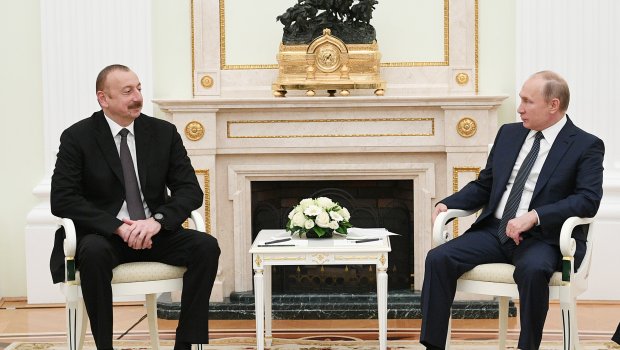Putin İlham Əliyevlə telefonla danışdı