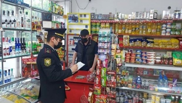 Yetkinlik yaşına çatmayan şəxslərə siqaret satanlar cərimələnib