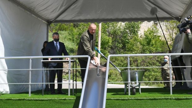 Prezident Şuşada 1 saylı məktəbin təməlini qoydu