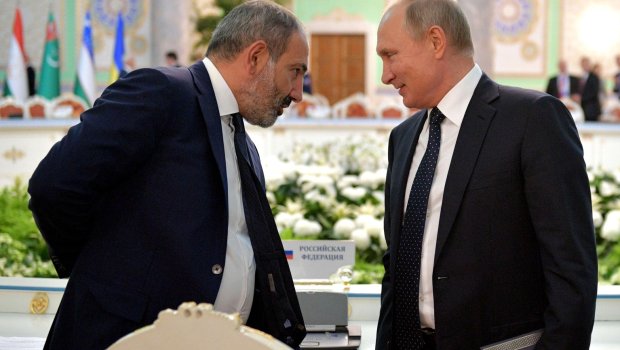 Putin və Paşinyan arasında TƏCİLİ DANIŞIQ 