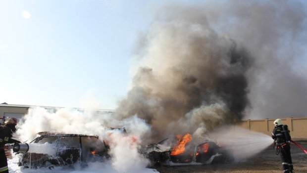 Bakıda yük, Kürdəmirdə minik avtomobili yanıb