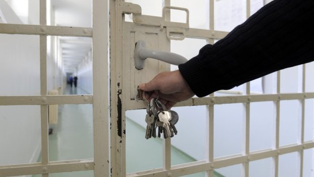 Bakıda dostunu öldürməyə cəhd edən şəxs 7 il həbsdə qalacaq