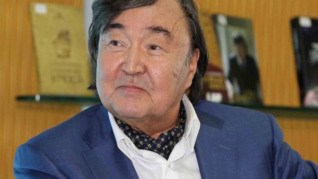 Oljas Süleymenova “Şərəf” ordeni verildi – Prezidentdən SƏRƏNCAM