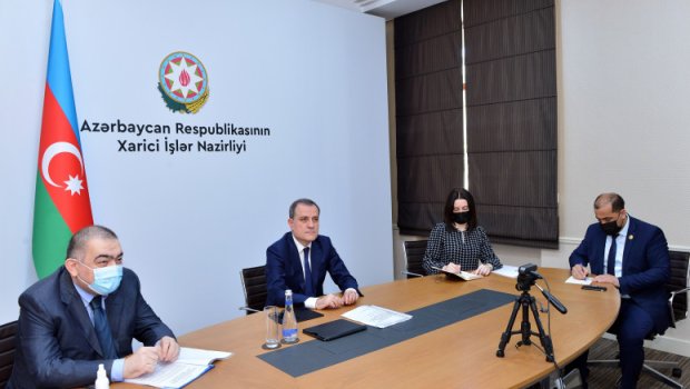 Ceyhun Bayramov BƏƏ-nin dövlət naziri ilə regiondakı son vəziyyəti müzakirə etdi