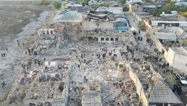 Fransalı jurnalistlər Gəncəyə səfər etdi - FOTO