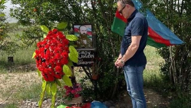 Canni De Byazi Milli Qəhrəman Allahverdi Bağırovun məzarını ziyarət etdi - FOTO