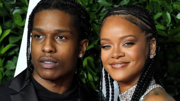 Sevgili olduqlarını etiraf etdi