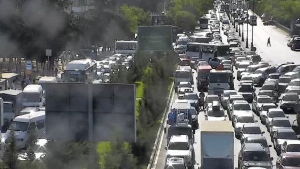 Avtobuslar gecikir, küçə və prospektlərdə sıxlıq var