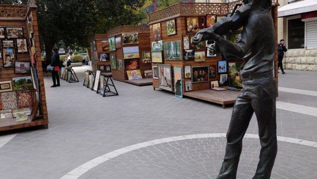 Bakıda rəssamlara dəstək yarmarkasının tarixi açıqlandı... - FOTO