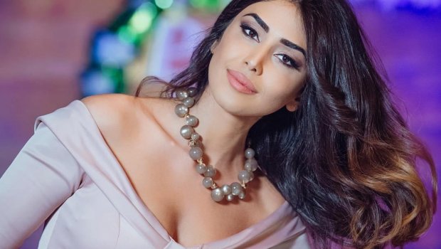 Pərvin Abıyeva bədənindəki KƏPƏNƏYİ GÖSTƏRDİ - FOTO