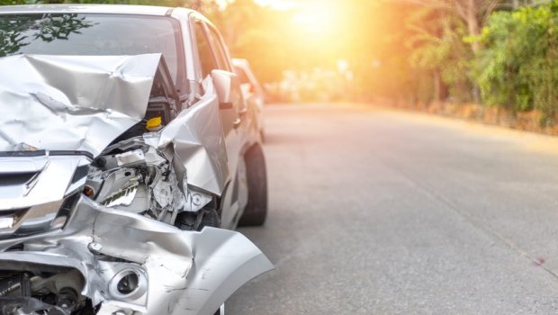 Binəqədidə iki avtomobil toqquşdu - Yaralı var