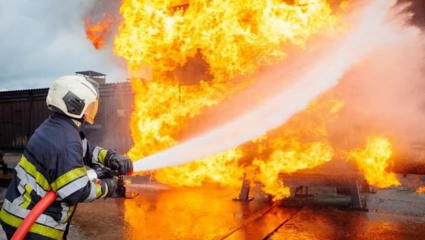 Bakıda avtomobil təmiri sexi yandi