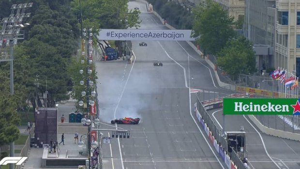 Ferstappen lider olduğu yarışda uğursuz oldu - Formula 1