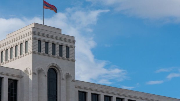Ermənistan XİN başsız qaldı: bütün müavinlər istefa verdi