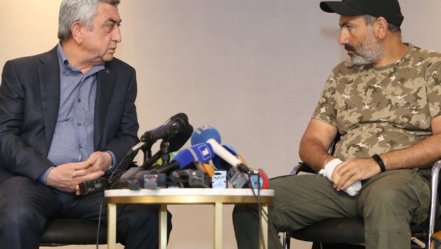 Serj Sarkisyan Paşinyana ağıl öyrətdi: “Nikol, necə kişisən ki, Putini aeroportda qarşılamırsan?”
