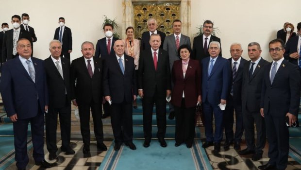 Ərdoğan Milli Məclisin nümayəndə heyəti ilə görüşdü