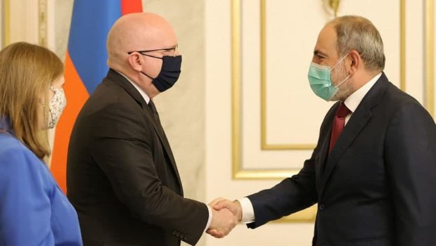 Paşinyan ABŞ rəsmisi ilə görüşdü - DETALLAR