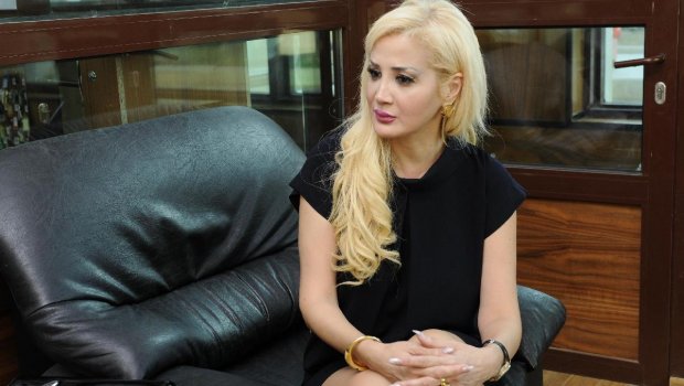 Bir nəfər Məleykə Əsədovanı təhqir etdi: “Ayıb olsun sizə, sinənizi...” - FOTO