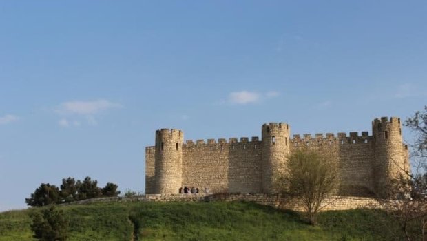 Xarici diplomatlar Şahbulaq qalasını da ziyarət etdilər – FOTO