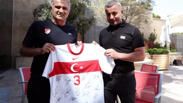 Şenol Güneşdən Qurban Qurbanova JEST