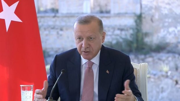 Şuşada Ərdoğana Qarabağ atı hədiyyə edildi
