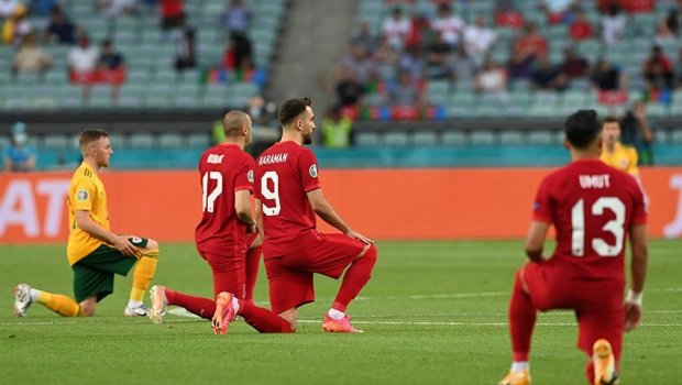 Türkiyə - Uels matçında insident baş verdi