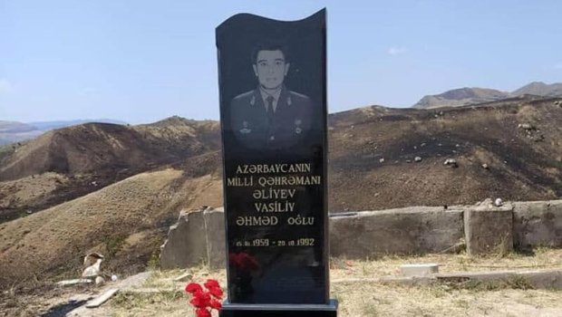 Ermənilər tərəfindən məzarı dağıdılan Milli Qəhrəmanın qəbri bərpa edildi