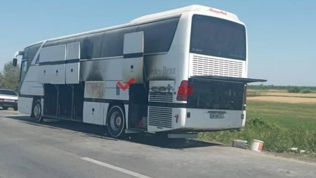 Şagirdləri Qubaya aparan avtobus yolda yandı - FOTO